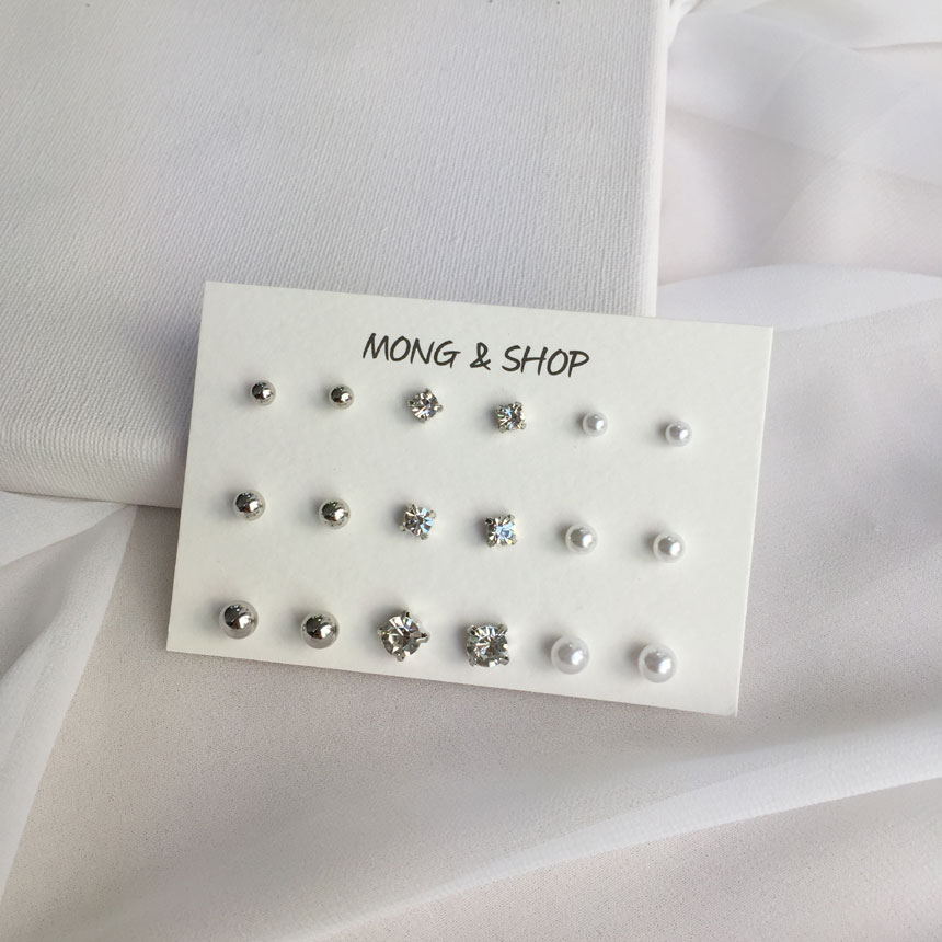 <b><p>simple daily Cubic mini Layered Earrg Set</p></b><b><p>シンプル デイリー キュービック ミニ 重ね着 イヤリングのセット</p></b><br /><br /><p align='center'>