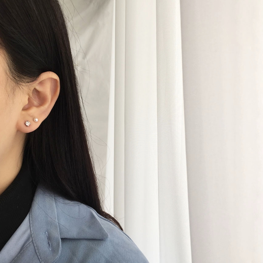 <b><p>simple daily Cubic mini Layered Earrg Set</p></b><b><p>シンプル デイリー キュービック ミニ 重ね着 イヤリングのセット</p></b><br /><br /><p align='center'>