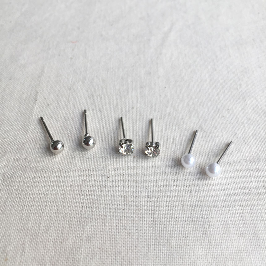 <b><p>simple daily Cubic mini Layered Earrg Set</p></b><b><p>シンプル デイリー キュービック ミニ 重ね着 イヤリングのセット</p></b><br /><br /><p align='center'>