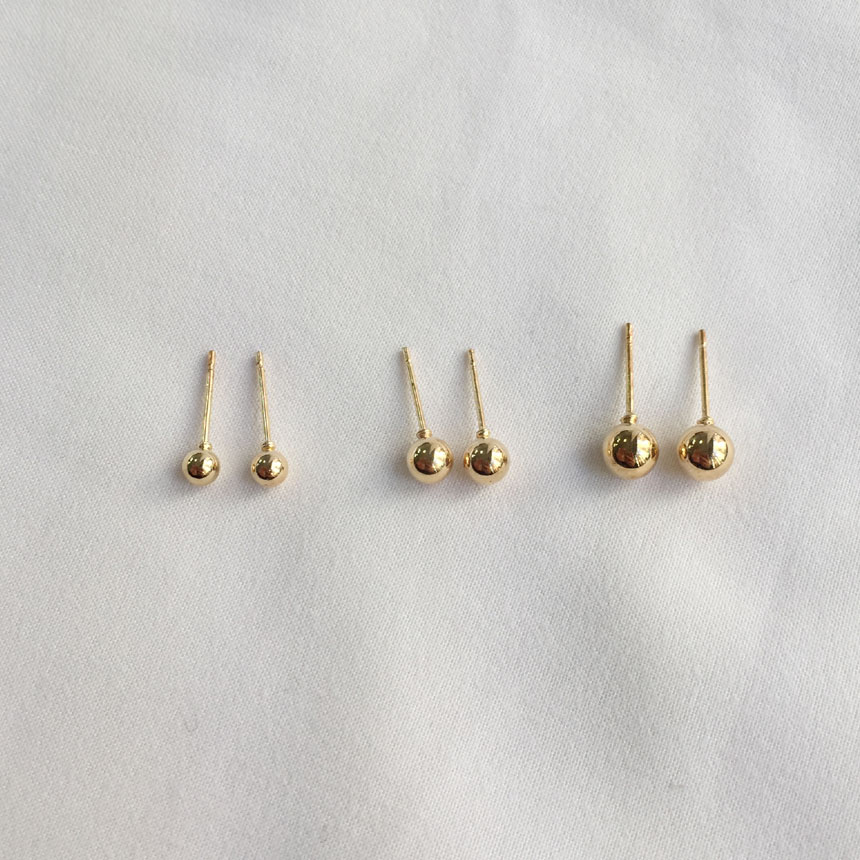 <b><p>simple daily Cubic mini Layered Earrg Set</p></b><b><p>シンプル デイリー キュービック ミニ 重ね着 イヤリングのセット</p></b><br /><br /><p align='center'>