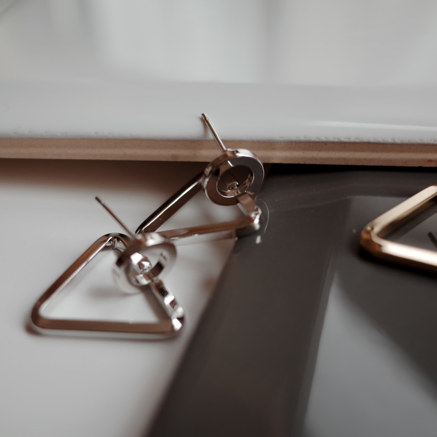 <b><p>triangle Metal ears Ri Bold Round Dbli post</p></b><b><p>三角形 メタルイヤリング ボールドた 丸い 倍増 ポスト モダンな ポイント アクセサリー</p></b><br /><br /><p align='center'>