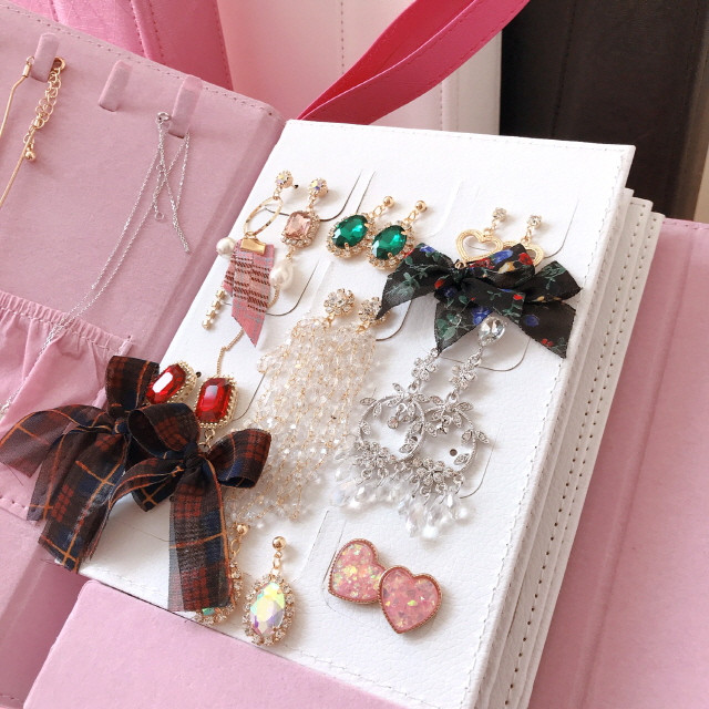 <b><p>Earring bag Reaement north 4 col Jewel box</p></b><b><p>ピアスバック グィチ ジョンリデ 北 4 色 宝石箱 アーカイブ 収納箱 アクセサリースタンド</p></b><br /><br /><p align='center'>