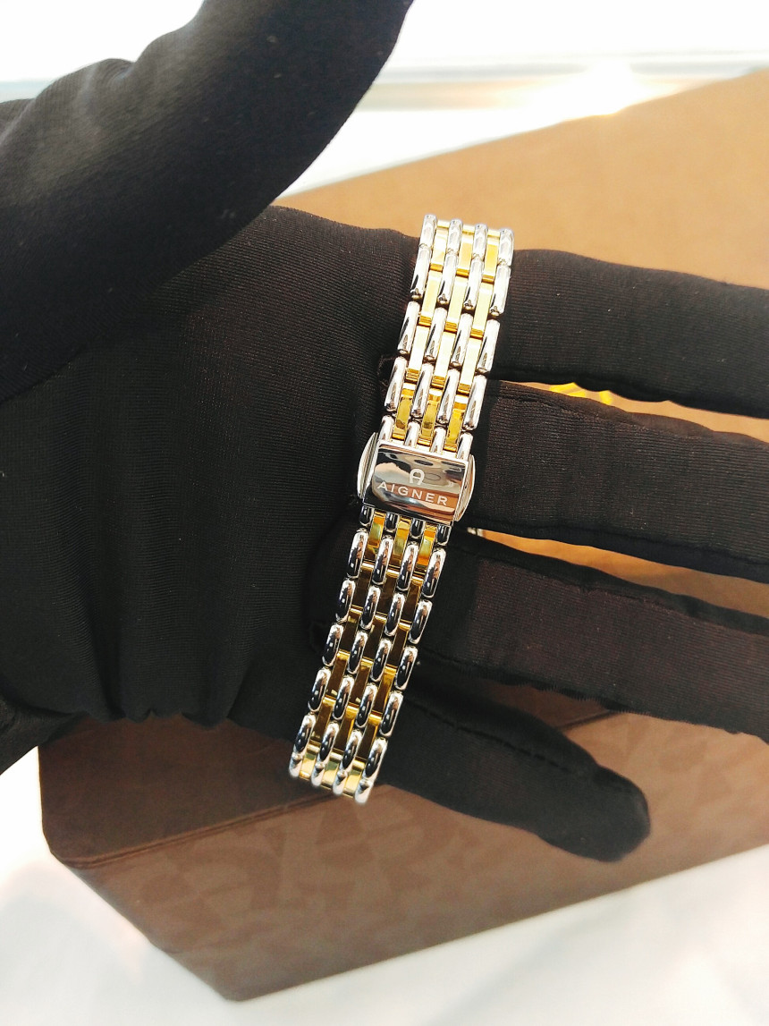 <b><p>Gallery Auck Aign Women's Met Watch A28212</p></b><b><p>ギャラリーオクロック アイグナーレディースメタルウォッチ A28212</p></b><br /><br /><p align='center'>