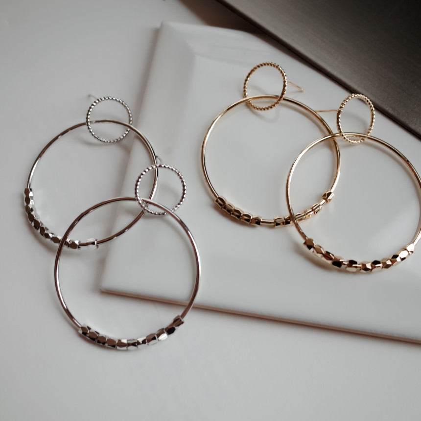 <b><p>Mini Beads Rg Big Double Earrg Bold metal</p></b><b><p>ミニビーズRing ビッグ 倍増イヤリング ボールドた メタル 丸い ポスト モダンな</p></b><br /><br /><p align='center'>