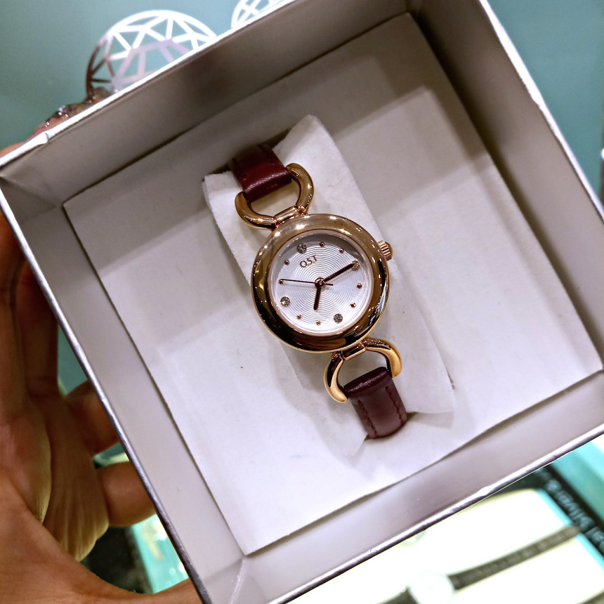 <b><p>OST Burgundy ca leather ba wch OTW115T19APD</p></b><b><p>OST ブルゴーニュキャンディ革バンド時計OTW115T19APD ラブリールックコーネート</p></b><br /><br /><p align='center'>