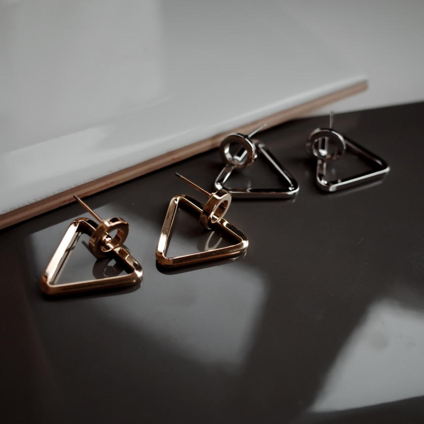 <b><p>triangle Metal ears Ri Bold Round Dbli post</p></b><b><p>三角形 メタルイヤリング ボールドた 丸い 倍増 ポスト モダンな ポイント アクセサリー</p></b><br /><br /><p align='center'>