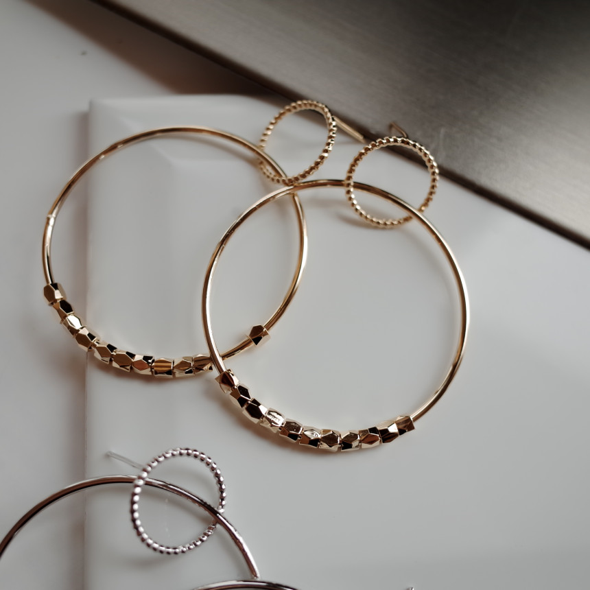 <b><p>Mini Beads Rg Big Double Earrg Bold metal</p></b><b><p>ミニビーズRing ビッグ 倍増イヤリング ボールドた メタル 丸い ポスト モダンな</p></b><br /><br /><p align='center'>