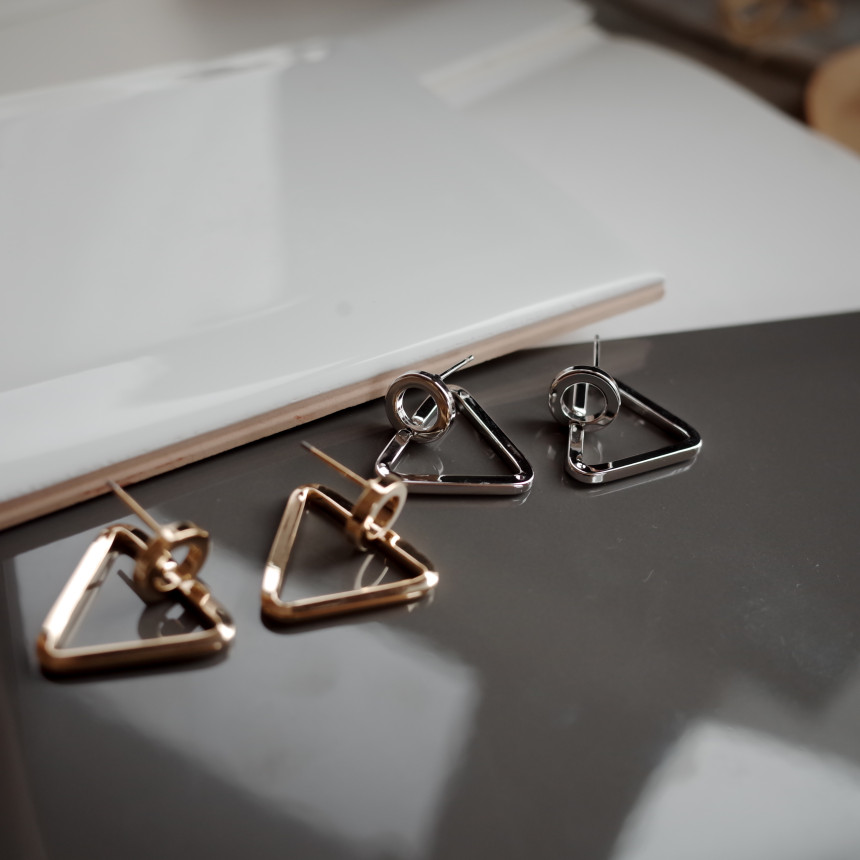 <b><p>triangle Metal ears Ri Bold Round Dbli post</p></b><b><p>三角形 メタルイヤリング ボールドた 丸い 倍増 ポスト モダンな ポイント アクセサリー</p></b><br /><br /><p align='center'>