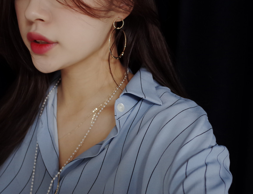 <b><p>Mini Beads Rg Big Double Earrg Bold metal</p></b><b><p>ミニビーズRing ビッグ 倍増イヤリング ボールドた メタル 丸い ポスト モダンな</p></b><br /><br /><p align='center'>