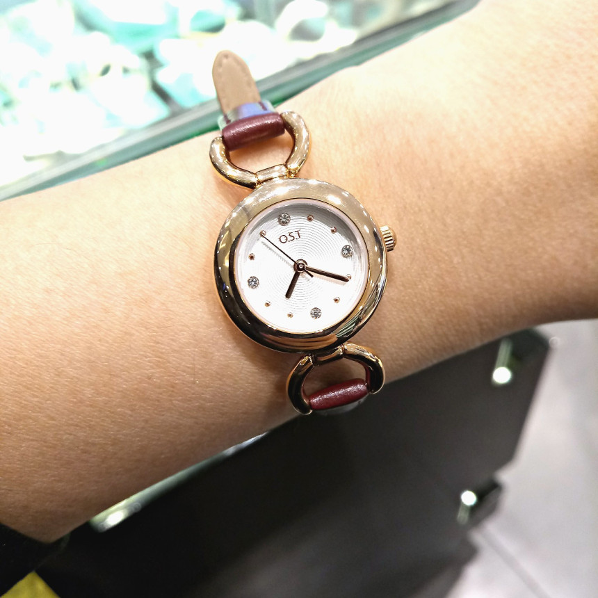 <b><p>OST Burgundy ca leather ba wch OTW115T19APD</p></b><b><p>OST ブルゴーニュキャンディ革バンド時計OTW115T19APD ラブリールックコーネート</p></b><br /><br /><p align='center'>