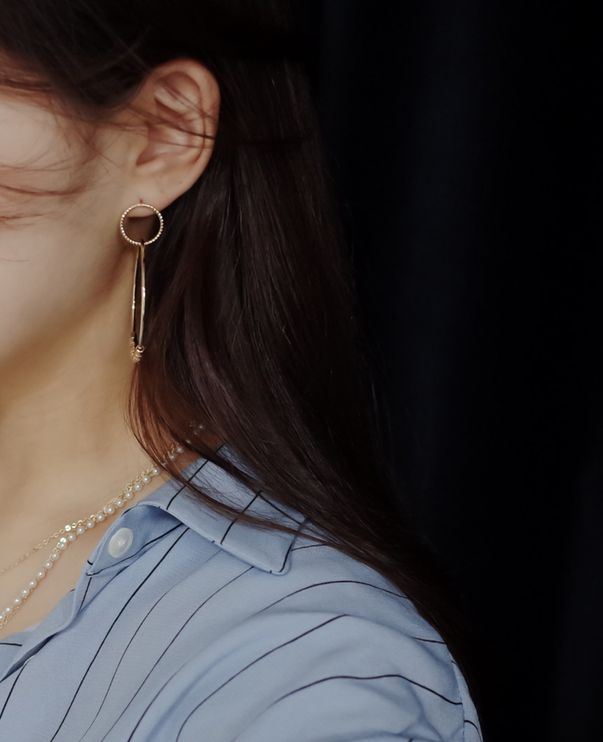 <b><p>Mini Beads Rg Big Double Earrg Bold metal</p></b><b><p>ミニビーズRing ビッグ 倍増イヤリング ボールドた メタル 丸い ポスト モダンな</p></b><br /><br /><p align='center'>