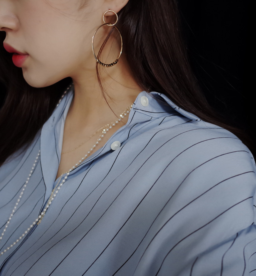 <b><p>Mini Beads Rg Big Double Earrg Bold metal</p></b><b><p>ミニビーズRing ビッグ 倍増イヤリング ボールドた メタル 丸い ポスト モダンな</p></b><br /><br /><p align='center'>