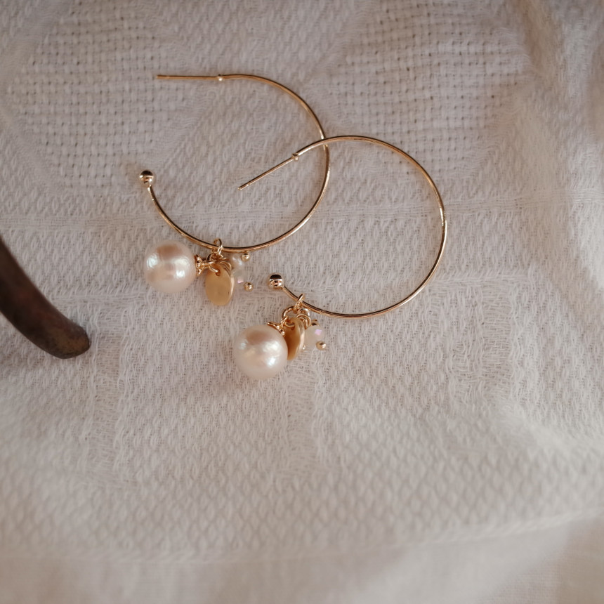 <b><p>Tory Pearl layering Stylish Unique design</p></b><b><p>トリー パールレイヤー リングピアス スタイリッシュな ユニークなデザイン ベーシッ</p></b><br /><br /><p align='center'>