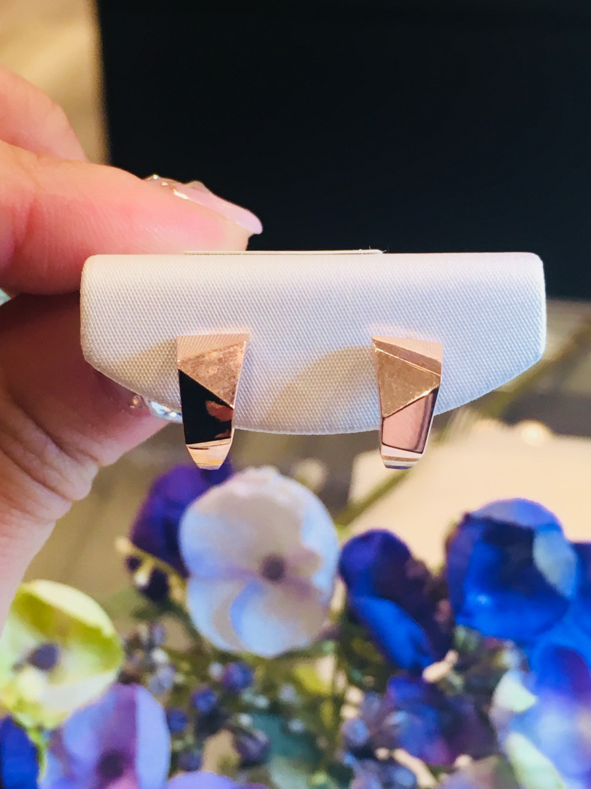 <b><p>Lloyd Broad One touch earring LOFH3023G Unique</p></b><b><p>ロイド ブロード ワンタッチ イヤリング LOFH3023G ユニークなスタイ 14K</p></b><br /><br /><p align='center'>