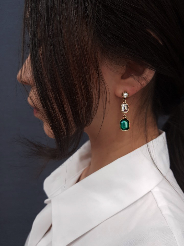 <b><p>Petit Cubic arl Unknown Drop eing female</p></b><b><p>プチ キュービック真珠 オンバル ドロップ イヤリング 女性 お好みの良いの クラシグ</p></b><br /><br /><p align='center'>