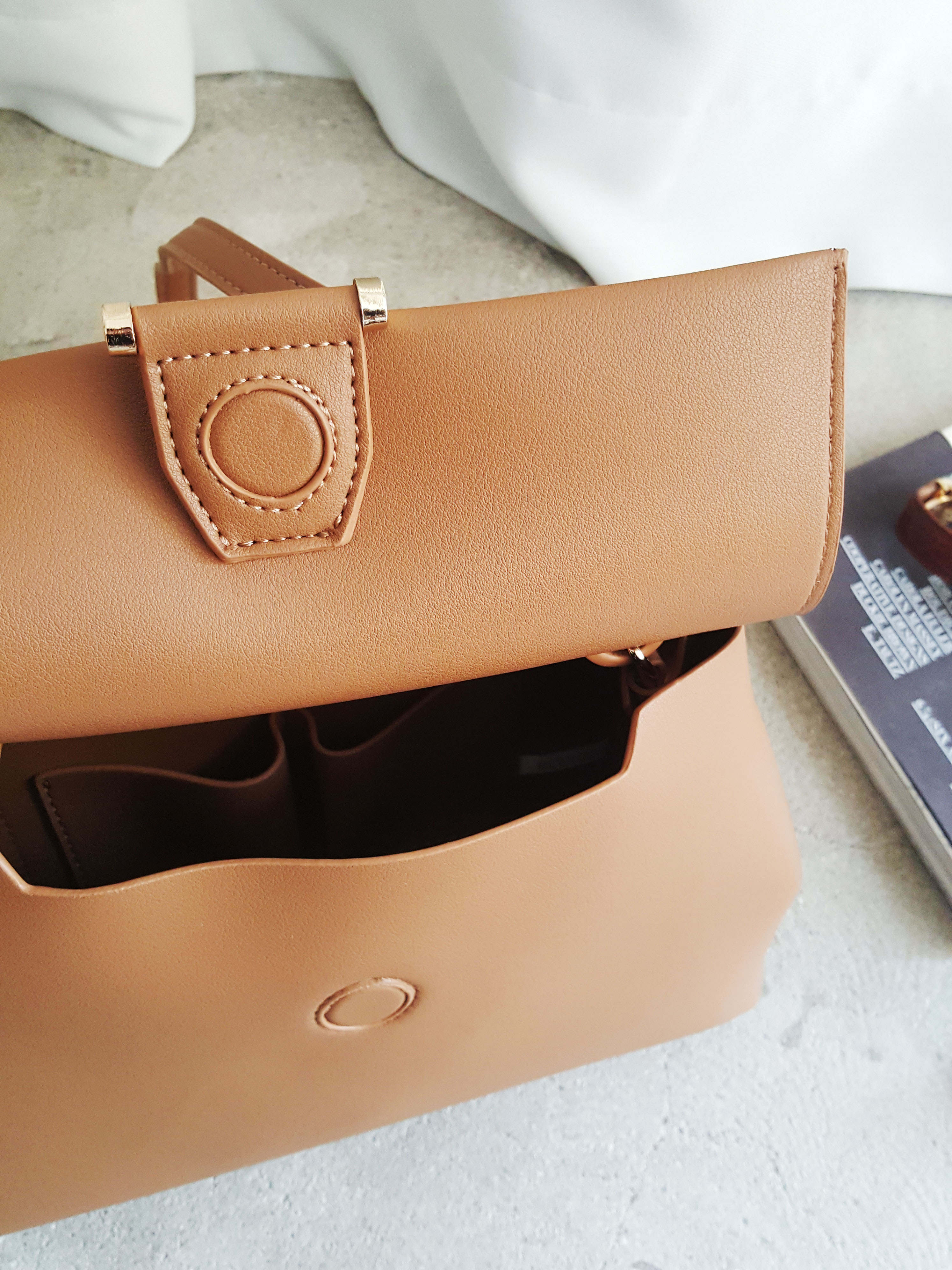 <b><p>Bredy modern look cozy outfit Tay's fashion</p></b><b><p>ブレディモダンルックコーディネート外出で、今日のファッション30代の女性カジュアルレザーバッグユニー</p></b><br /><br /><p align='center'>