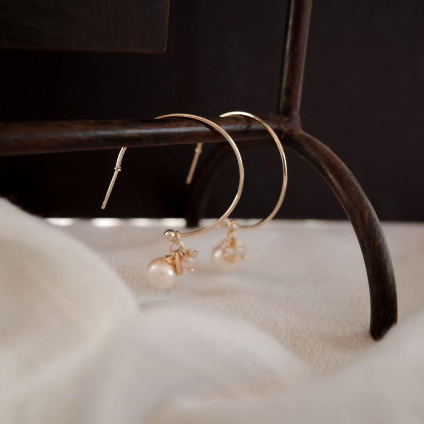 <b><p>Tory Pearl layering Stylish Unique design</p></b><b><p>トリー パールレイヤー リングピアス スタイリッシュな ユニークなデザイン ベーシッ</p></b><br /><br /><p align='center'>