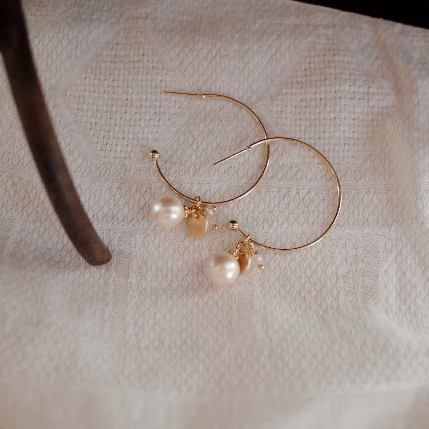 <b><p>Tory Pearl layering Stylish Unique design</p></b><b><p>トリー パールレイヤー リングピアス スタイリッシュな ユニークなデザイン ベーシッ</p></b><br /><br /><p align='center'>