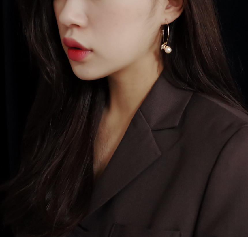 <b><p>Tory Pearl layering Stylish Unique design</p></b><b><p>トリー パールレイヤー リングピアス スタイリッシュな ユニークなデザイン ベーシッ</p></b><br /><br /><p align='center'>