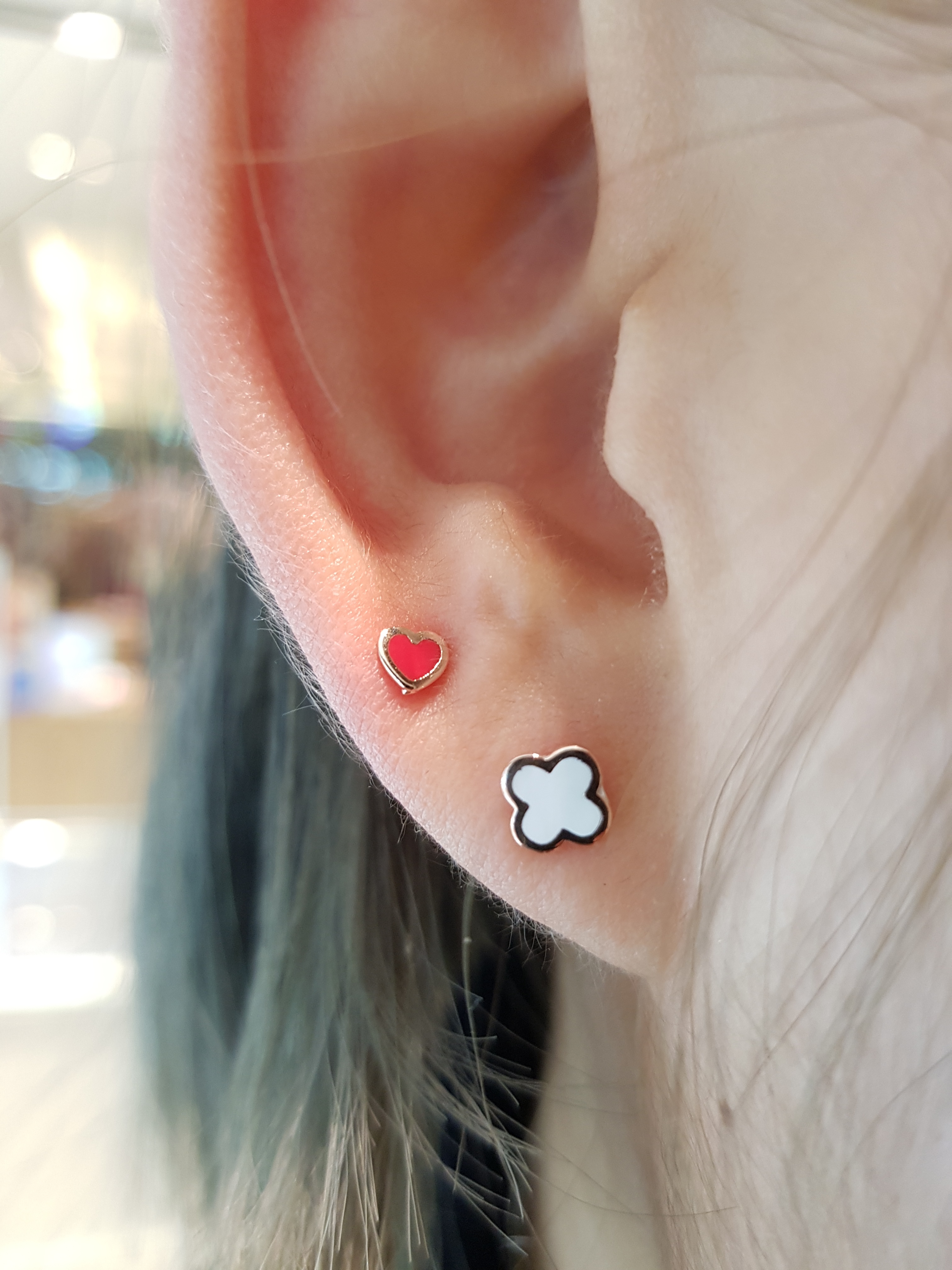 <b><p>Harry Mason Crova White Eings HMTPE-005RG</p></b><b><p>ハリー・メイソン クローバー ホワイトイヤリング HMTPE-005RG プチなデザイン</p></b><br /><br /><p align='center'>