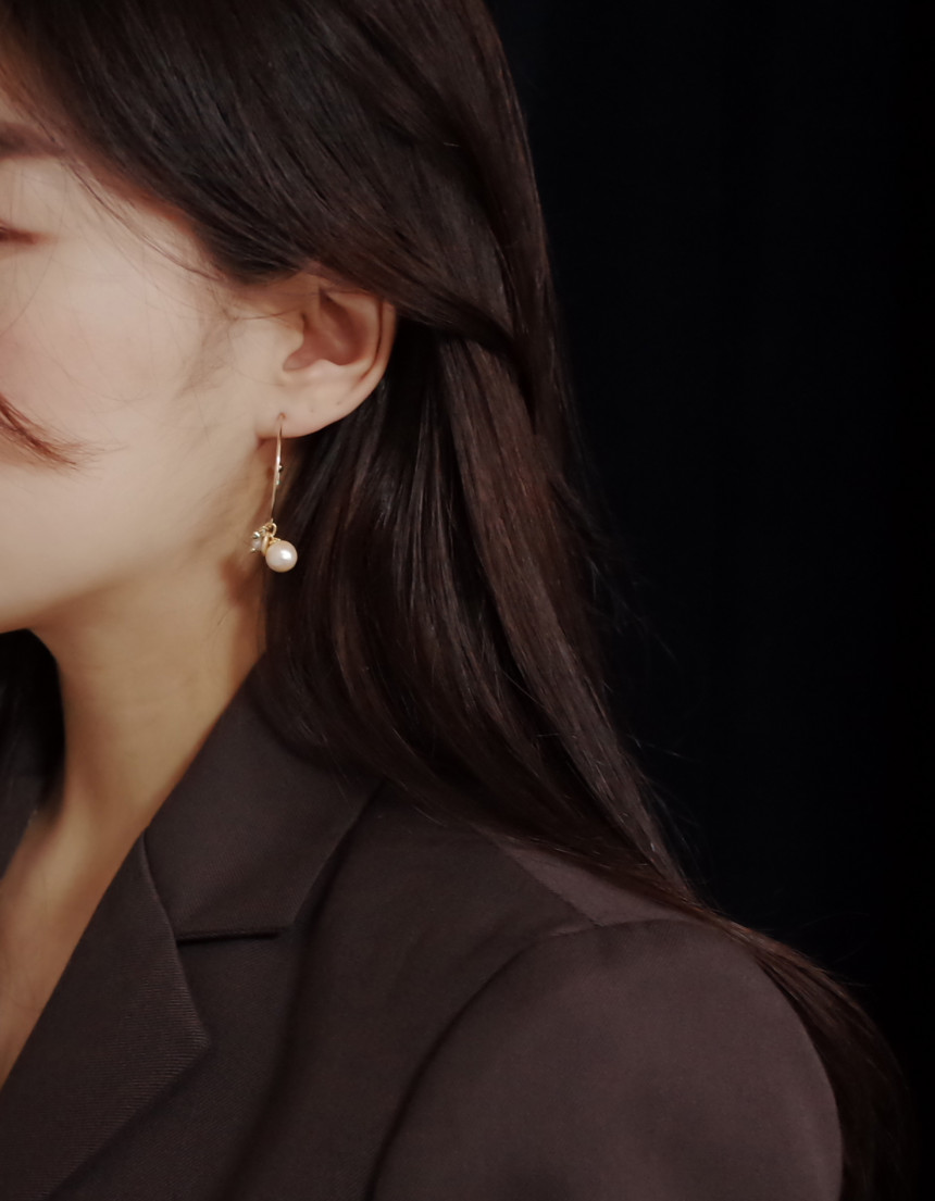 <b><p>Tory Pearl layering Stylish Unique design</p></b><b><p>トリー パールレイヤー リングピアス スタイリッシュな ユニークなデザイン ベーシッ</p></b><br /><br /><p align='center'>