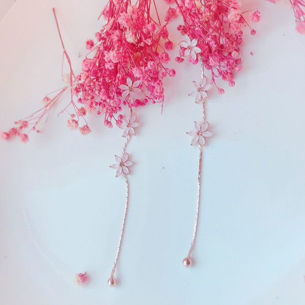 <b><p>First date Cherry Blossom Drop eaing</p></b><b><p>初デート 桜 ドロップ イヤリング</p></b><br /><br /><p align='center'>