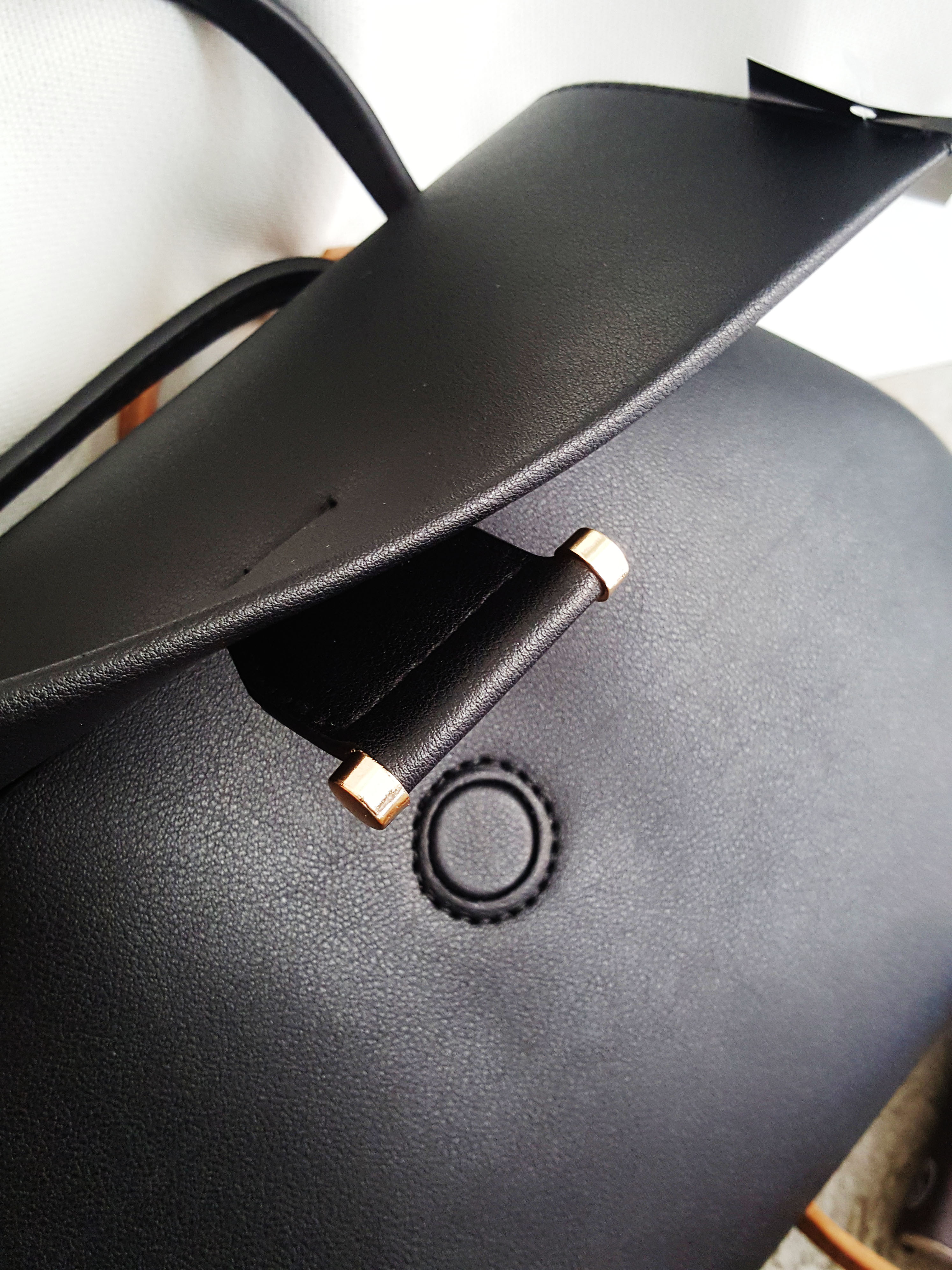 <b><p>Bredy modern look cozy outfit Tay's fashion</p></b><b><p>ブレディモダンルックコーディネート外出で、今日のファッション30代の女性カジュアルレザーバッグユニー</p></b><br /><br /><p align='center'>