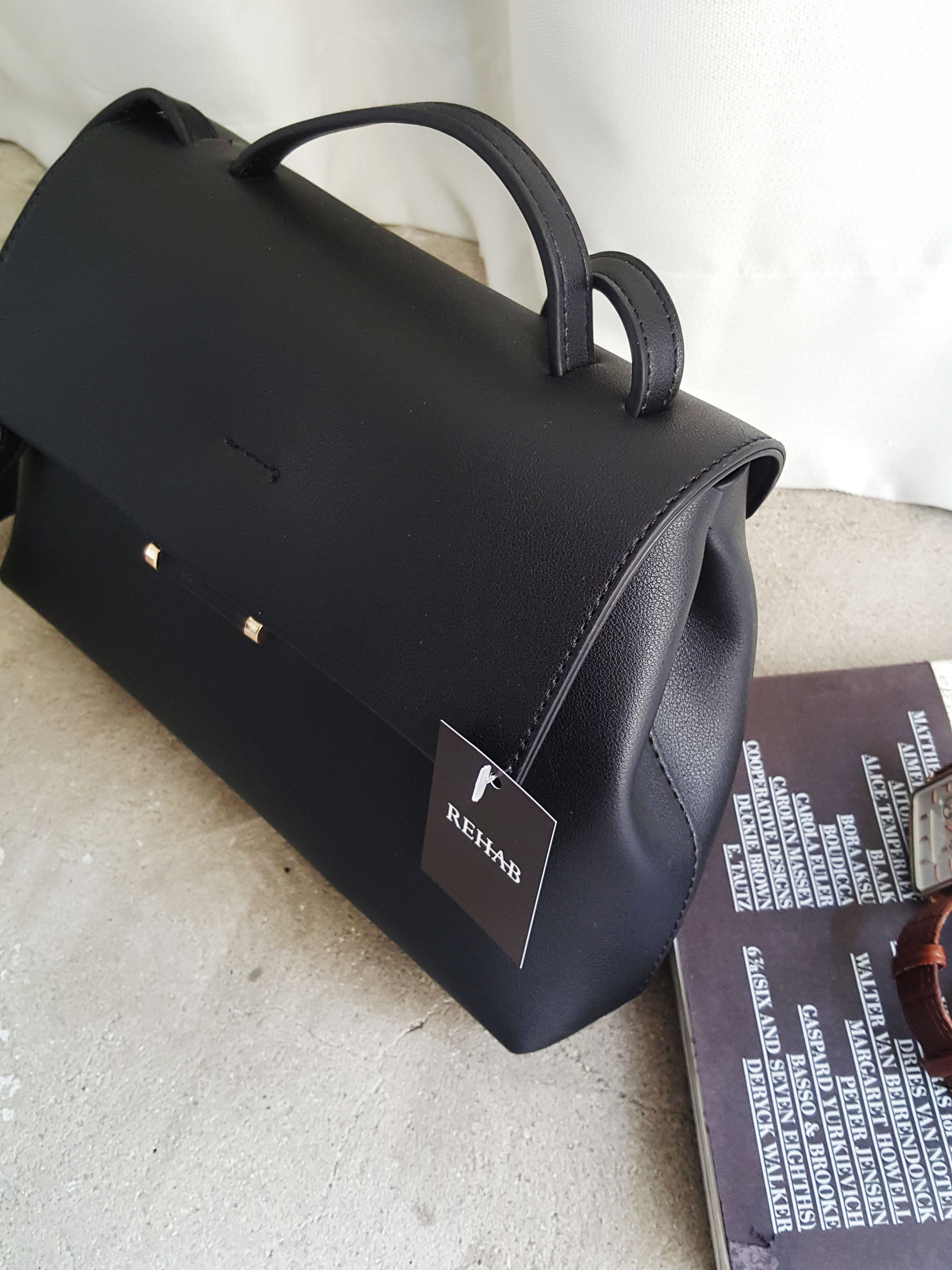 <b><p>Bredy modern look cozy outfit Tay's fashion</p></b><b><p>ブレディモダンルックコーディネート外出で、今日のファッション30代の女性カジュアルレザーバッグユニー</p></b><br /><br /><p align='center'>