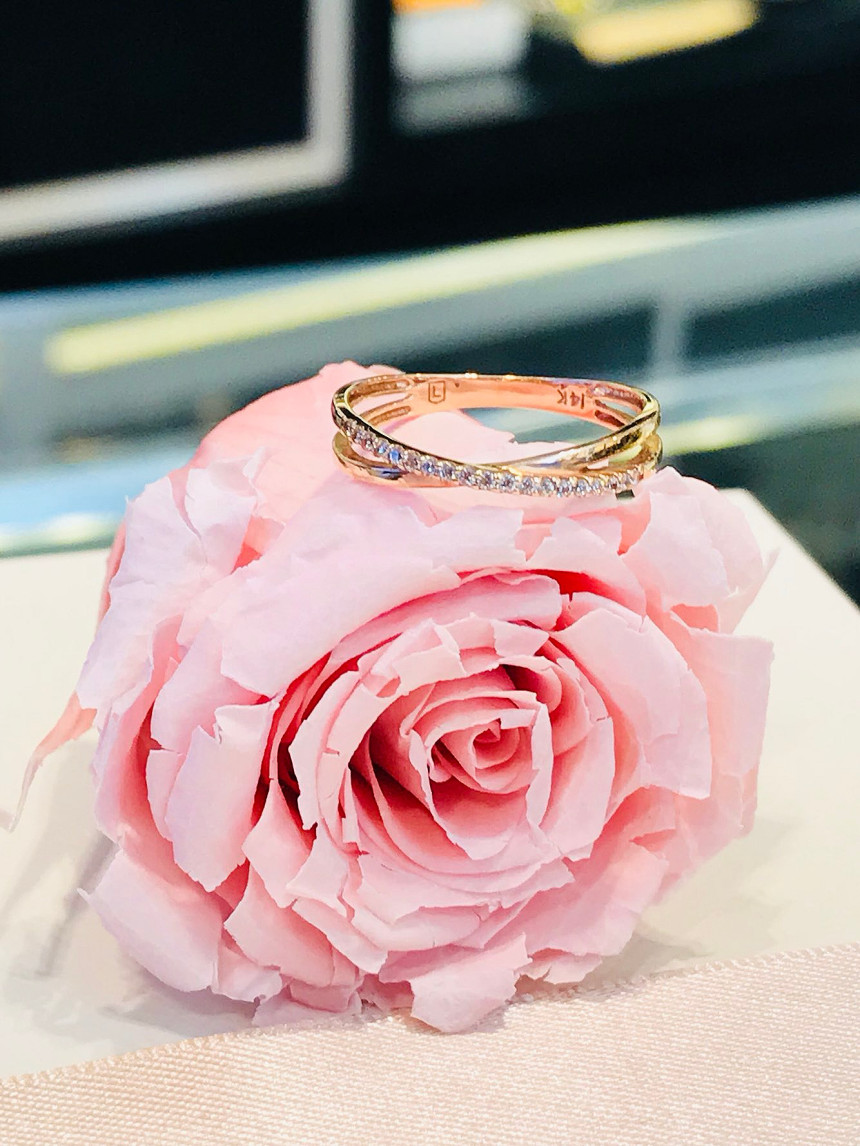 <b><p>Lloyd X cross Women's rings LRT14058T</p></b><b><p>ロイド Xの クロス 女性のリング LRT14058T 10代 記念日 ガールフレンド</p></b><br /><br /><p align='center'>