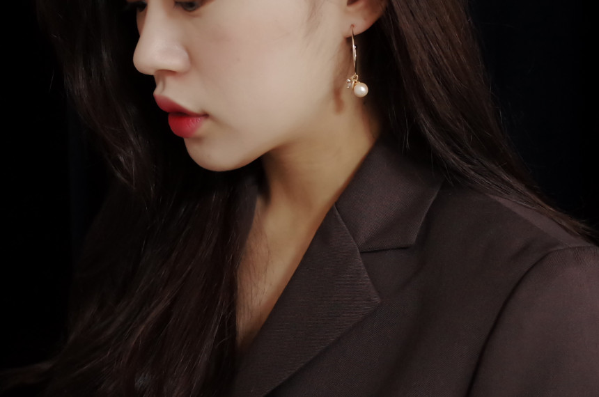 <b><p>Tory Pearl layering Stylish Unique design</p></b><b><p>トリー パールレイヤー リングピアス スタイリッシュな ユニークなデザイン ベーシッ</p></b><br /><br /><p align='center'>