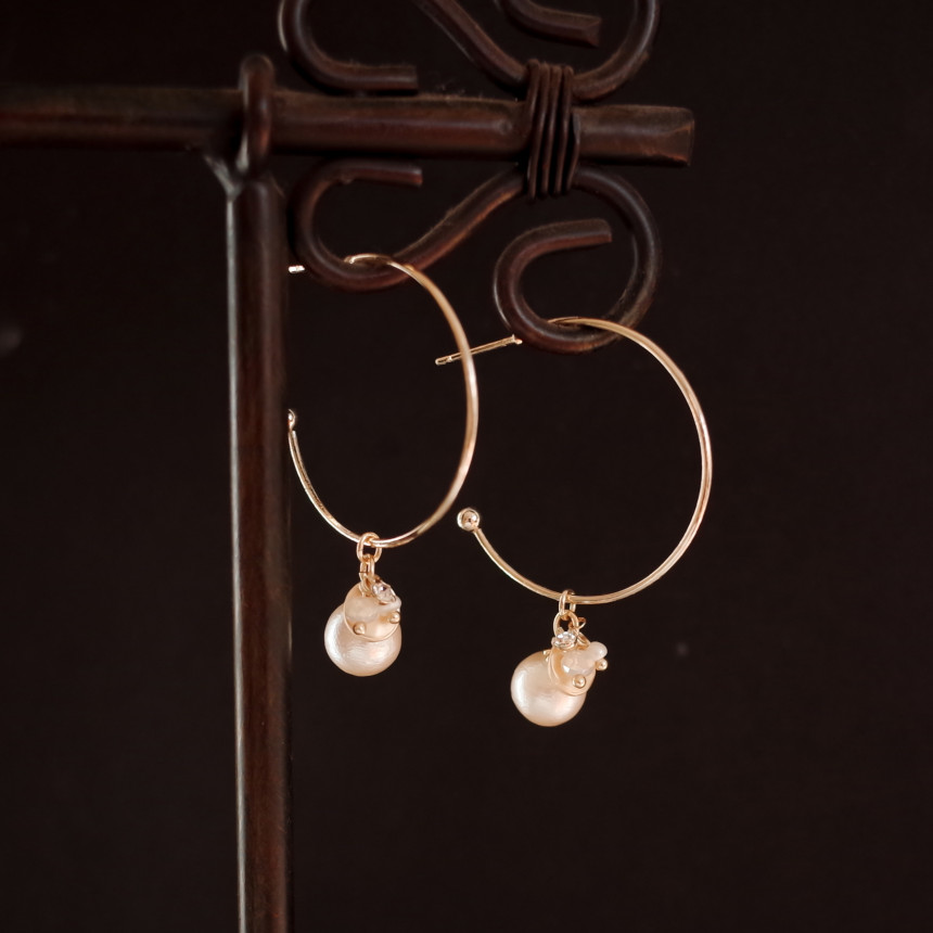 <b><p>Tory Pearl layering Stylish Unique design</p></b><b><p>トリー パールレイヤー リングピアス スタイリッシュな ユニークなデザイン ベーシッ</p></b><br /><br /><p align='center'>