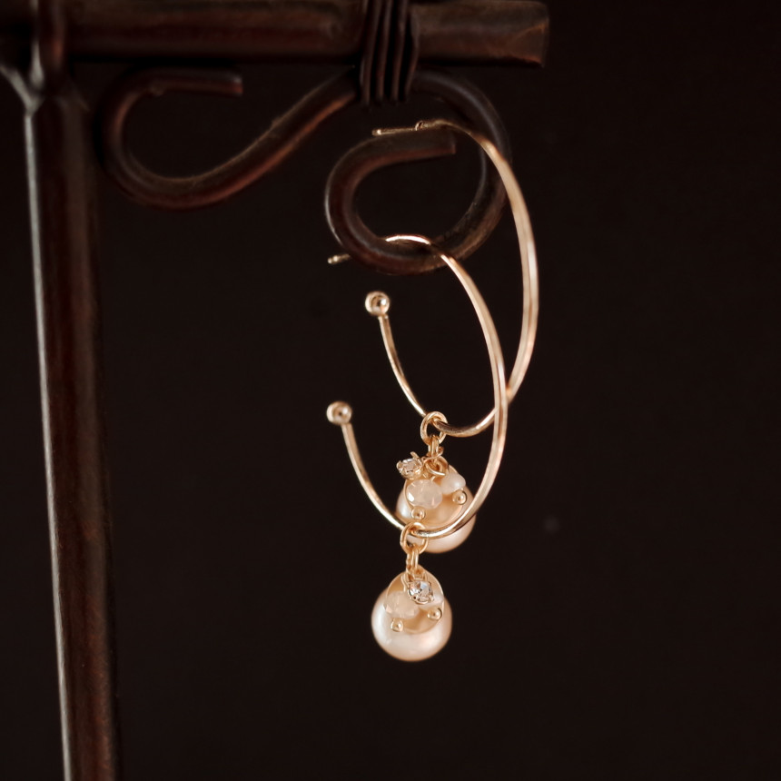 <b><p>Tory Pearl layering Stylish Unique design</p></b><b><p>トリー パールレイヤー リングピアス スタイリッシュな ユニークなデザイン ベーシッ</p></b><br /><br /><p align='center'>