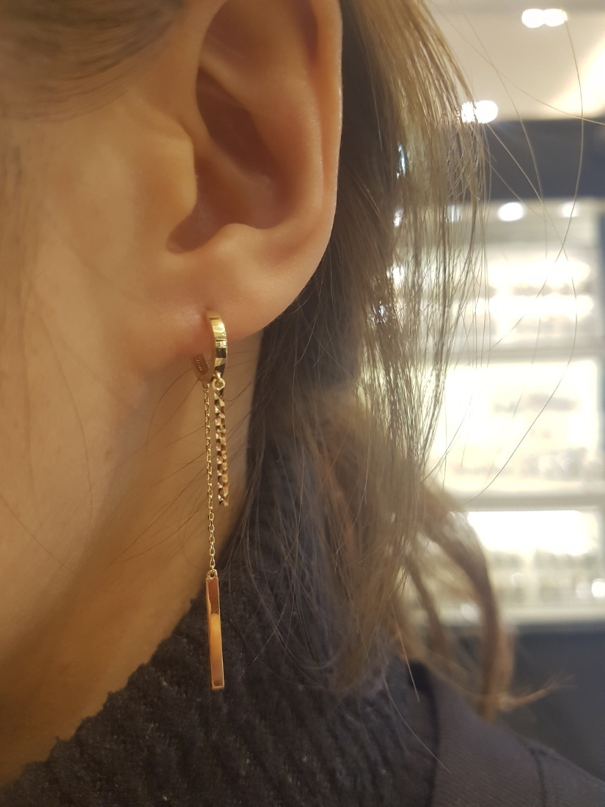 <b><p>Lloyd Two Tone chain Drop earrg LOSH3004G</p></b><b><p>ロイド ツートンカラー チェーン ドロップ イヤリング LOSH3004G 14K</p></b><br /><br /><p align='center'>