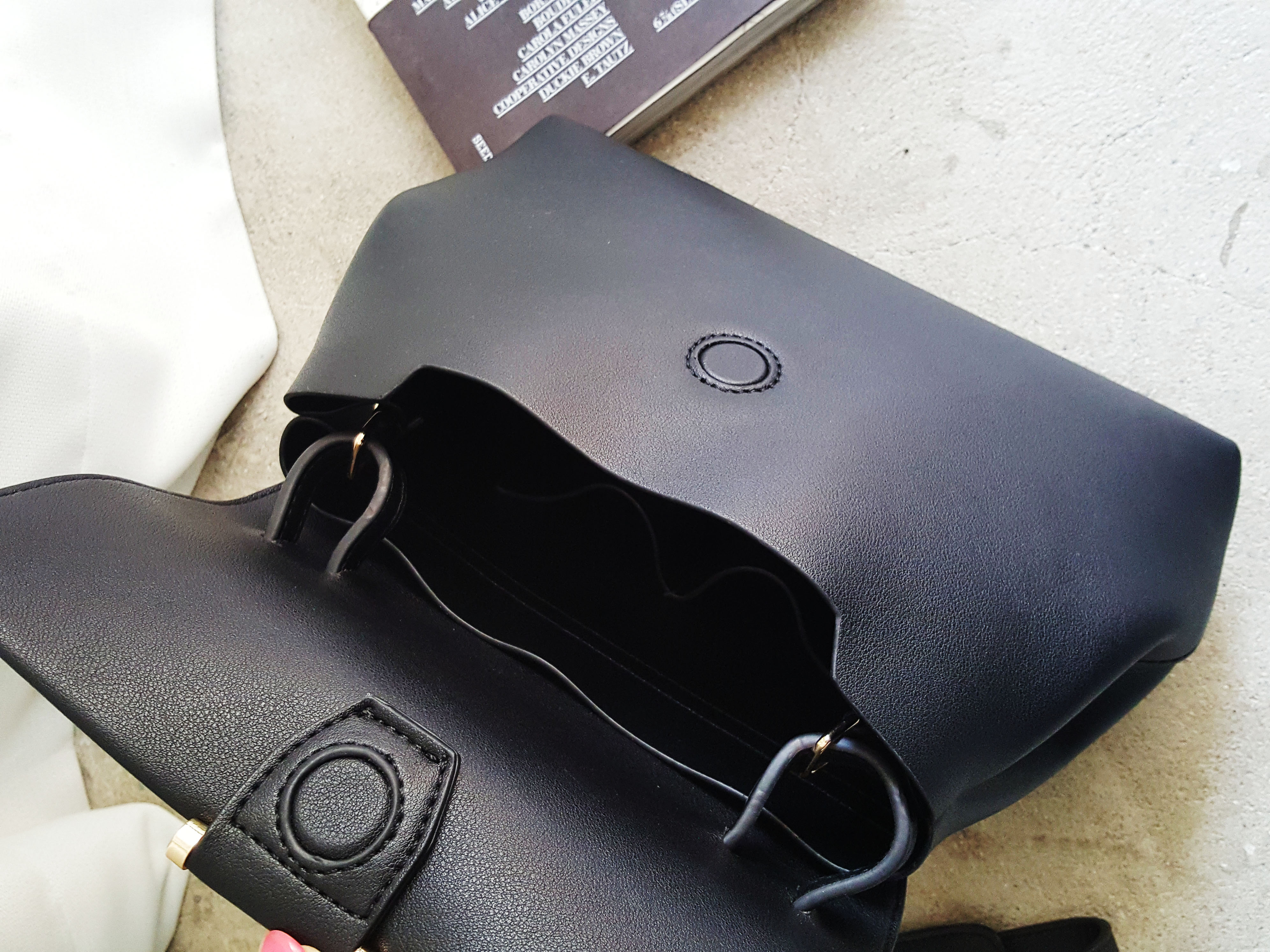 <b><p>Bredy modern look cozy outfit Tay's fashion</p></b><b><p>ブレディモダンルックコーディネート外出で、今日のファッション30代の女性カジュアルレザーバッグユニー</p></b><br /><br /><p align='center'>