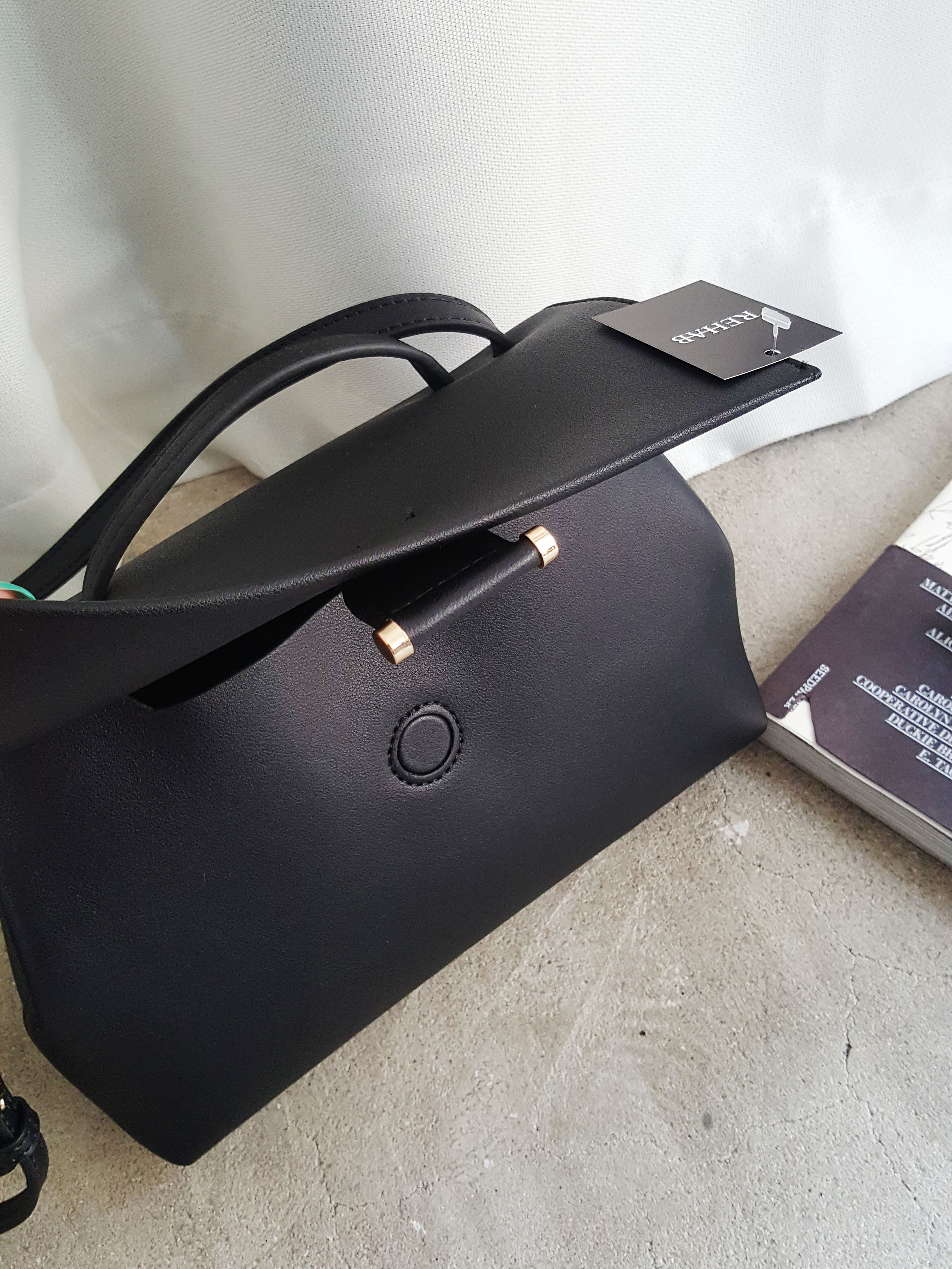 <b><p>Bredy modern look cozy outfit Tay's fashion</p></b><b><p>ブレディモダンルックコーディネート外出で、今日のファッション30代の女性カジュアルレザーバッグユニー</p></b><br /><br /><p align='center'>