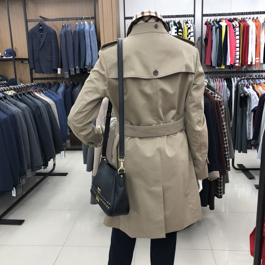 <b><p>Duck Bla Studded DD Logo Shoulr Bag OCBA6FC24BK</p></b><b><p>ダックスブラックスタッドDDロゴ装飾ショルダーバッグOCBA6FC24BK</p></b><br /><br /><p align='center'>