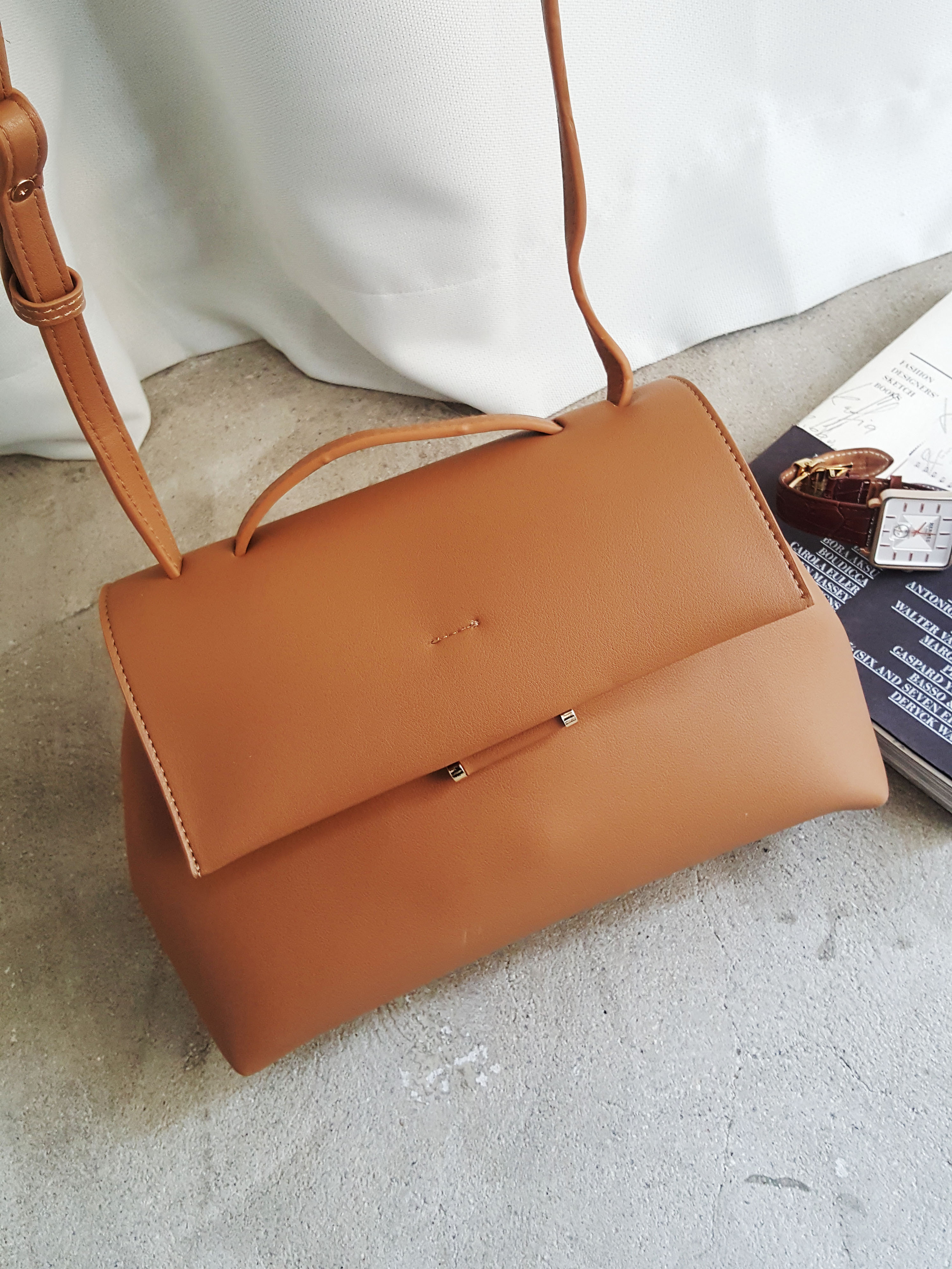 <b><p>Bredy modern look cozy outfit Tay's fashion</p></b><b><p>ブレディモダンルックコーディネート外出で、今日のファッション30代の女性カジュアルレザーバッグユニー</p></b><br /><br /><p align='center'>