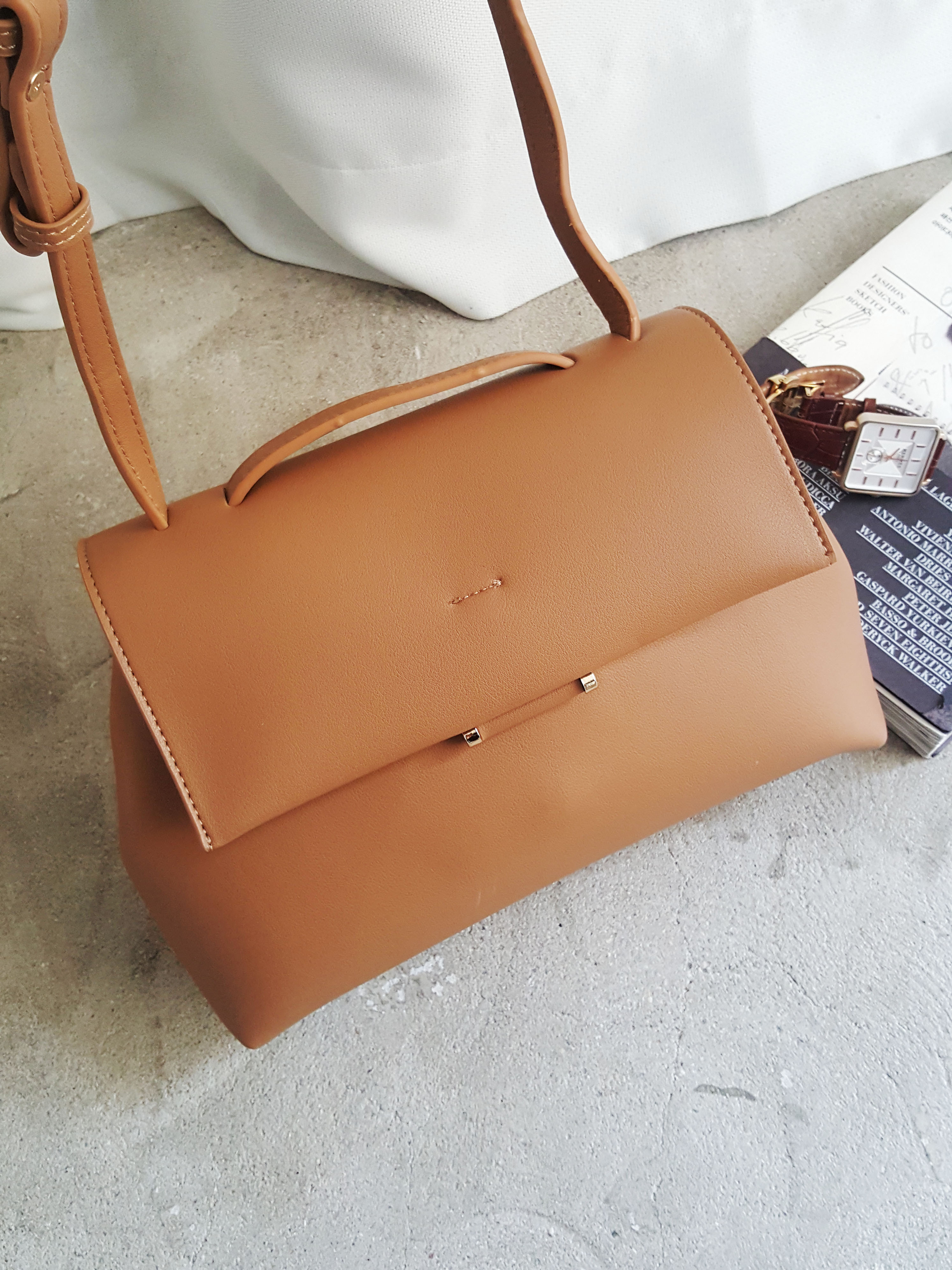 <b><p>Bredy modern look cozy outfit Tay's fashion</p></b><b><p>ブレディモダンルックコーディネート外出で、今日のファッション30代の女性カジュアルレザーバッグユニー</p></b><br /><br /><p align='center'>