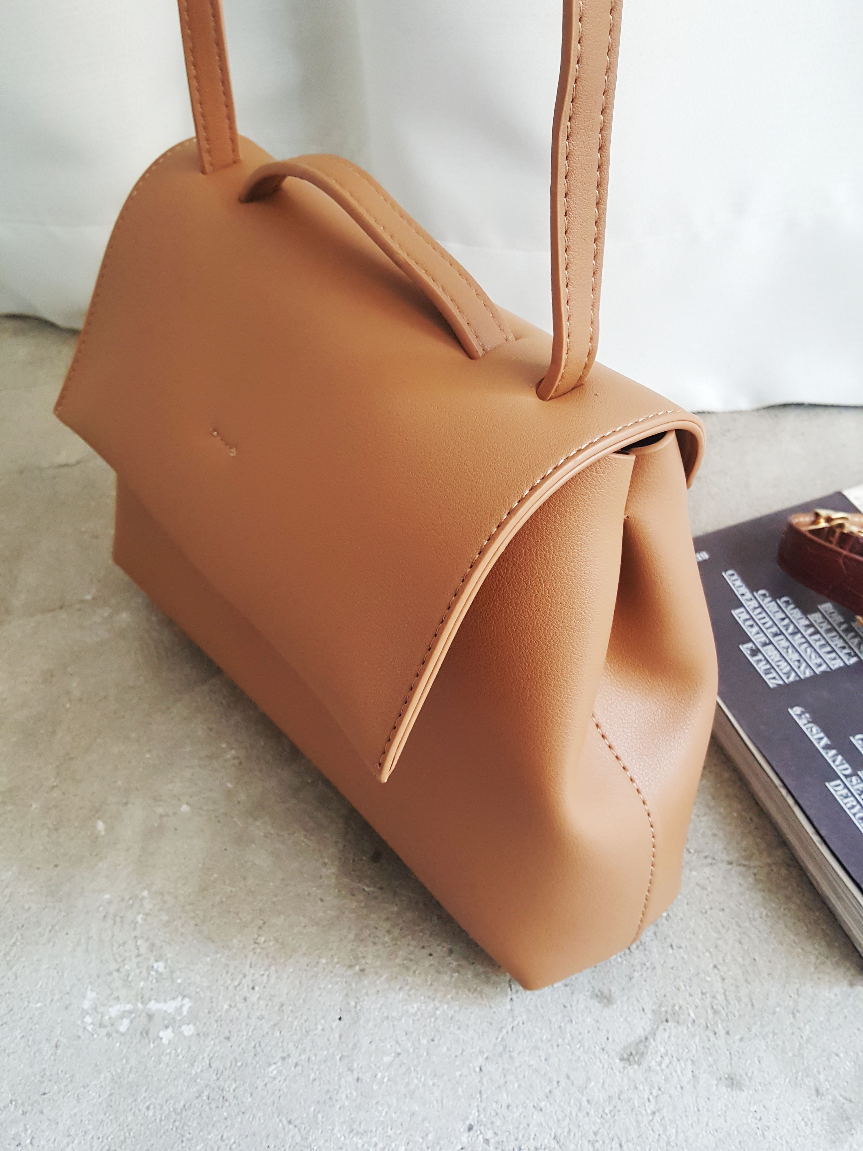 <b><p>Bredy modern look cozy outfit Tay's fashion</p></b><b><p>ブレディモダンルックコーディネート外出で、今日のファッション30代の女性カジュアルレザーバッグユニー</p></b><br /><br /><p align='center'>