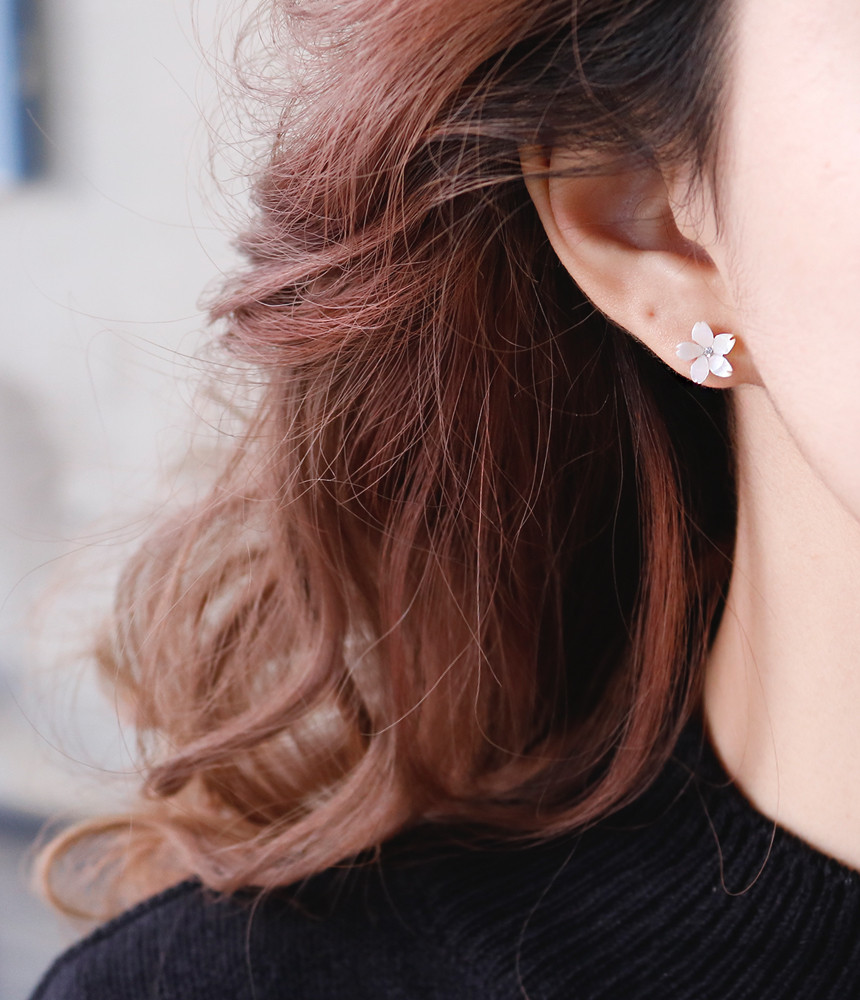 <b><p>Cheung Soon Daily 4p Surge Steel earri titanium</p></b><b><p>清純デイリー4p 書かれているカールスチール イヤリング チタン シンプルな 女性らしい</p></b><br /><br /><p align='center'>