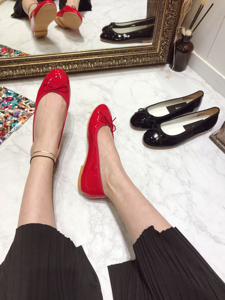 <b><p>Frizzy cushion bb Flat Shoes enamel Korean</p></b><b><p>ほやほや クッション リボン フラットシューズ エナメル 韓国語 プチなデザイン</p></b><br /><br /><p align='center'>