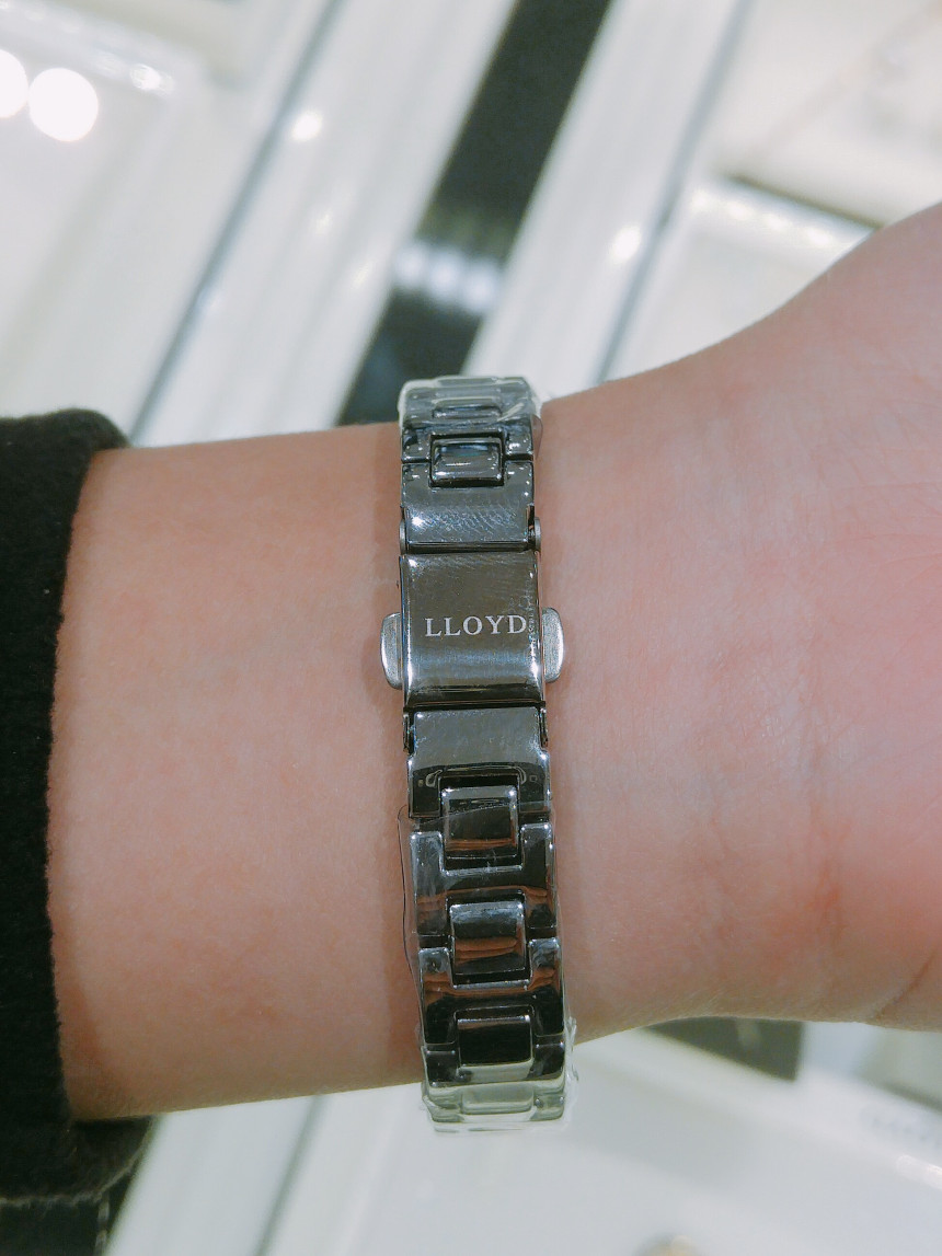 <b><p>Lloyd black dial met couple LL2G15201 1M1</p></b><b><p>ロイド ブラック ダイヤル メタル カップル 時計 LL2G15201 1M1 女性</p></b><br /><br /><p align='center'>