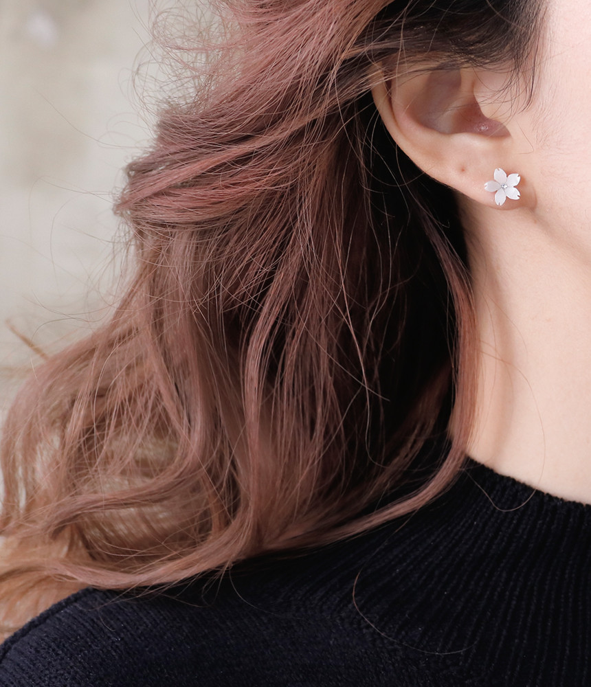 <b><p>Cheung Soon Daily 4p Surge Steel earri titanium</p></b><b><p>清純デイリー4p 書かれているカールスチール イヤリング チタン シンプルな 女性らしい</p></b><br /><br /><p align='center'>