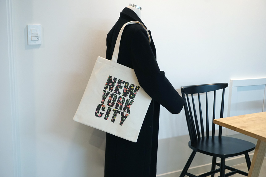 <b><p>Zipper Eco Bag Rob Ruri Coordination Fancy</p></b><b><p>ジッパーエコバックロブルリルクコーディネート派手20代フラワーホワイトショルダーバッグデイリー</p></b><br /><br /><p align='center'>