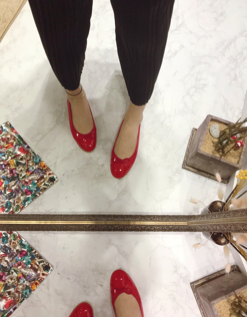 <b><p>Frizzy cushion bb Flat Shoes enamel Korean</p></b><b><p>ほやほや クッション リボン フラットシューズ エナメル 韓国語 プチなデザイン</p></b><br /><br /><p align='center'>