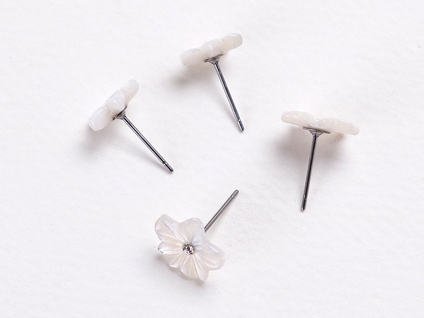 <b><p>Cheung Soon Daily 4p Surge Steel earri titanium</p></b><b><p>清純デイリー4p 書かれているカールスチール イヤリング チタン シンプルな 女性らしい</p></b><br /><br /><p align='center'>