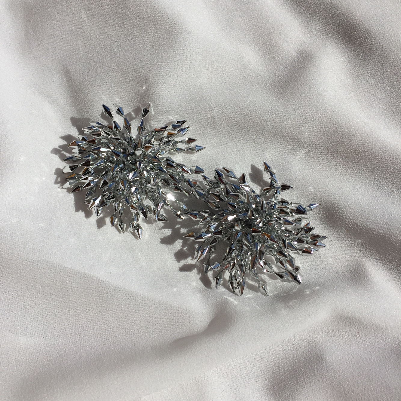 <b><p>Biz flower Kim Hee Sun, Na Yog st earrings</p></b><b><p>ビーズ フラワー キム・ヒソン、 ナヨンstピアス グィチ可能 ボールド 即日発送</p></b><br /><br /><p align='center'>