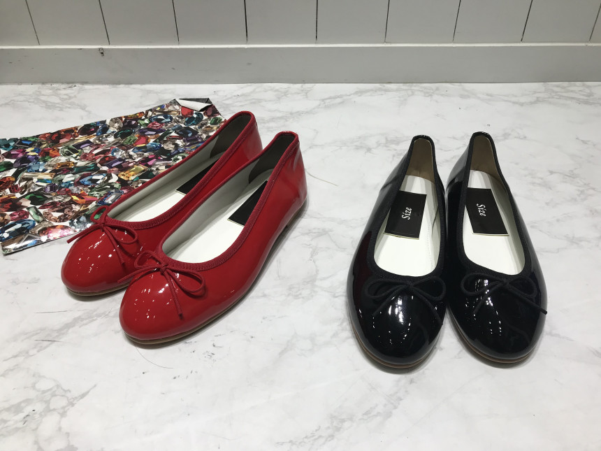 <b><p>Frizzy cushion bb Flat Shoes enamel Korean</p></b><b><p>ほやほや クッション リボン フラットシューズ エナメル 韓国語 プチなデザイン</p></b><br /><br /><p align='center'>
