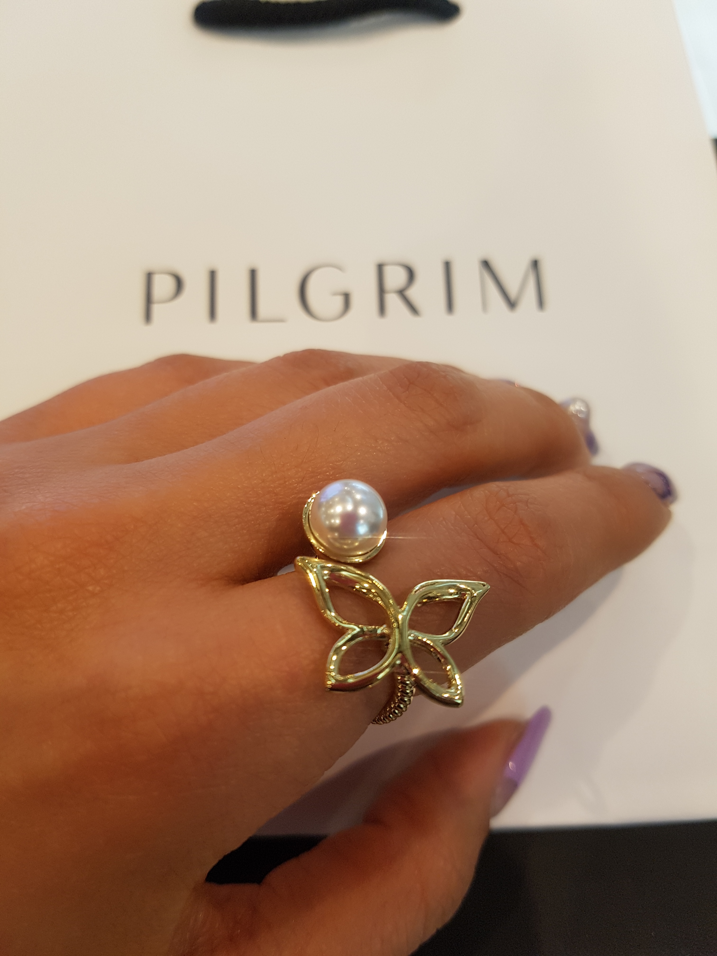 <b><p>Pilgrim Pearl butterfly Ring K1173-2034</p></b><b><p>ピルグリム 真珠 蝶 リングK1173-2034</p></b><br /><br /><p align='center'>
