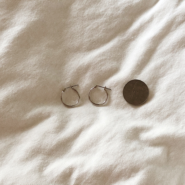 <b><p>Jubley simp earring titanium vge Silver pot</p></b><b><p>ユムアセンブリ シンプル イヤリング チタン ヴィンテージ シルバー ポイント 流行</p></b><br /><br /><p align='center'>